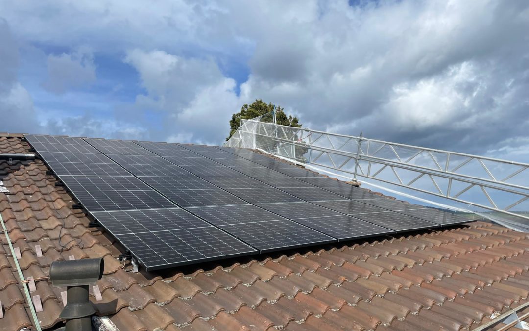 Installation 52 modules solaires en surtoiture à Arzier