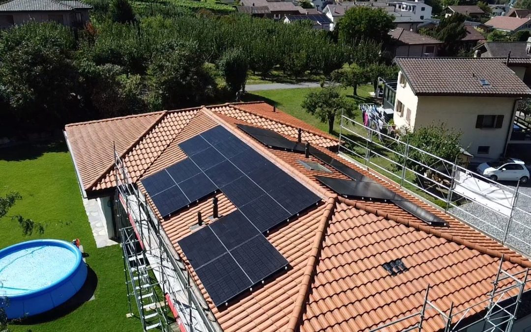 Installation solaire de 29 modules en surtoiture à Riddes