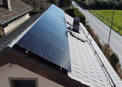 Installation solaire de 11 modules en surtoiture à Lavey
