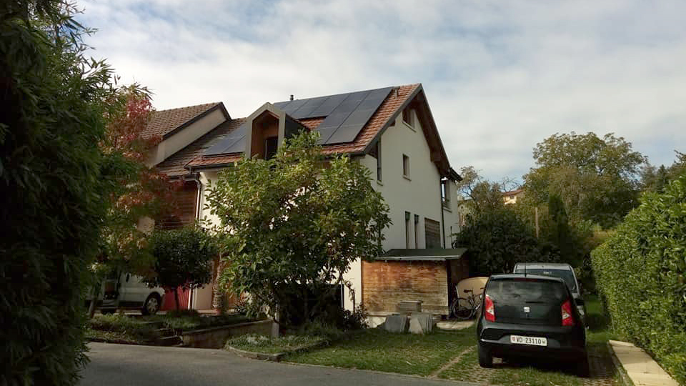 Installation de 20 modules avec batteries à Colombier