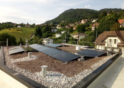 Installation de 20 modules solaires en toiture plate à Montreux