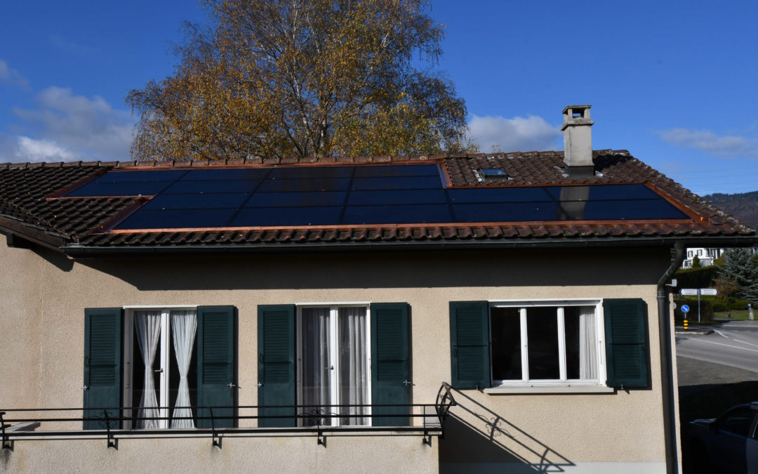 Installation de 18 modules solaires à Trélex