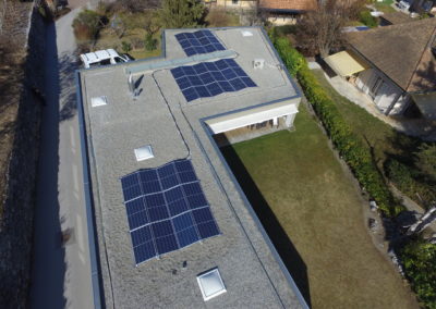 Installation 42 modules solaires sur toiture plate