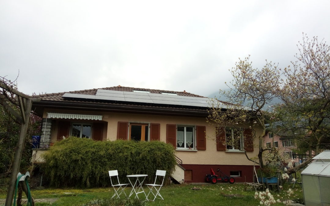 Installation 24 modules solaires en sur toiture Aigle