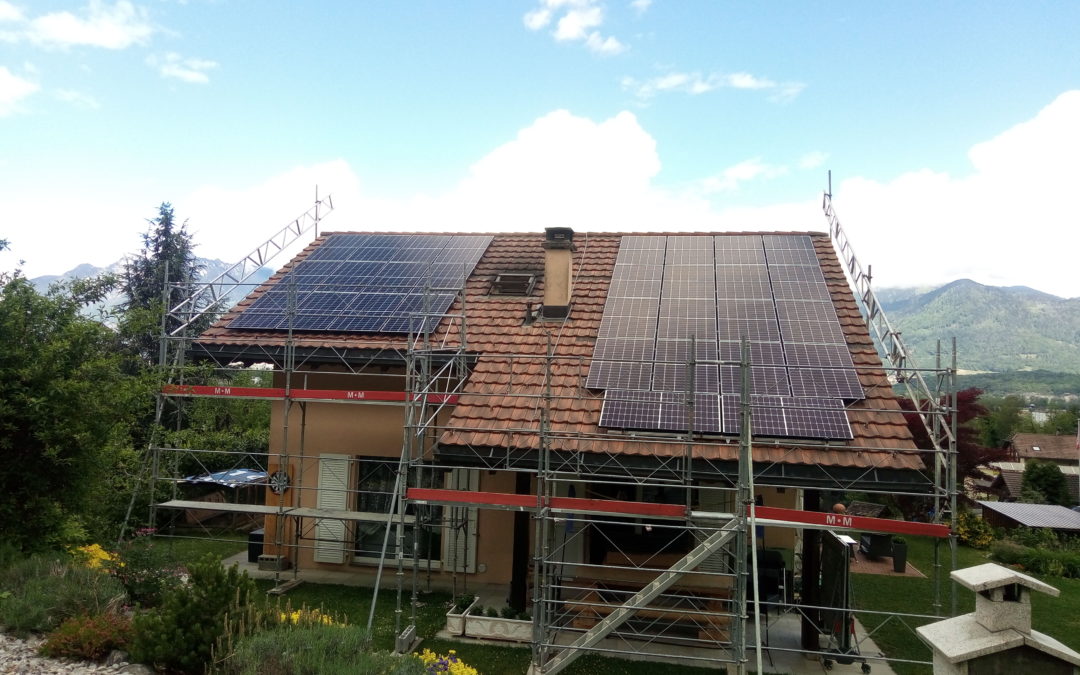 Installation 30 modules solaires en surtoiture à Muraz