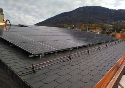 Installation 45 modules solaires en surtoiture à Saint-Légier