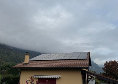 Installation 24 modules solaires en sur toiture à Collombey