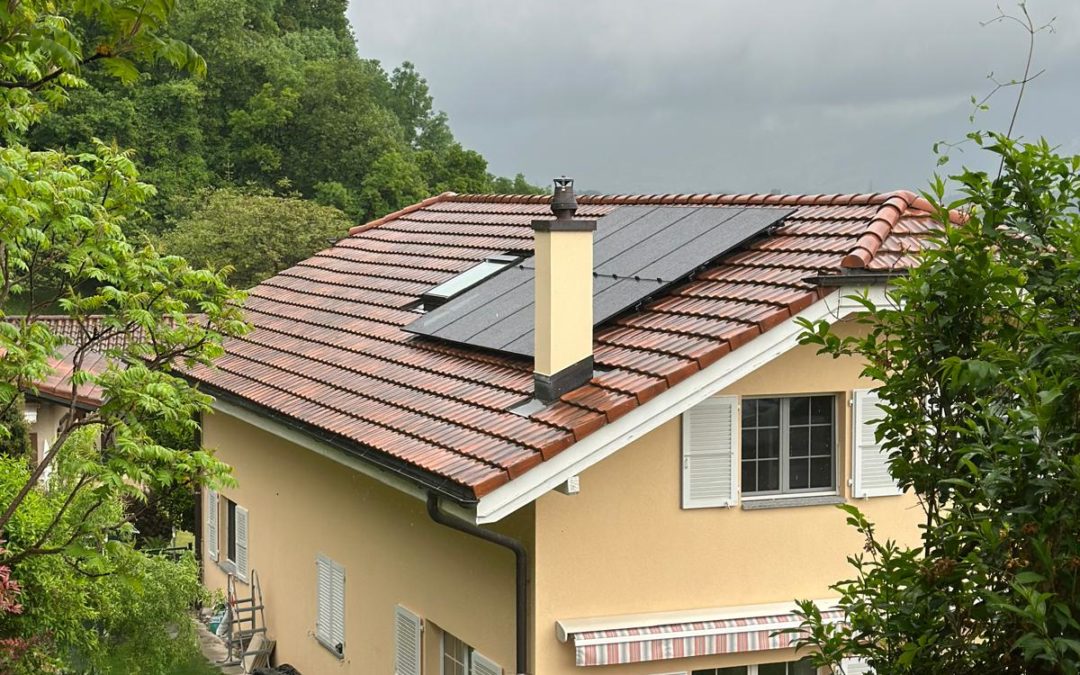 Installation 18 modules solaires en sur toiture à Vouvry