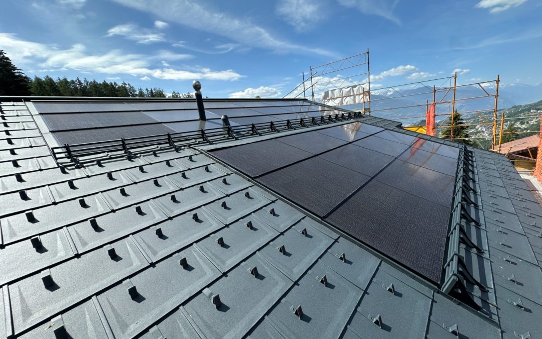Installation solaire de 12&rsquo;180 Wc avec gestion de l&rsquo;eau chaude à Icogne